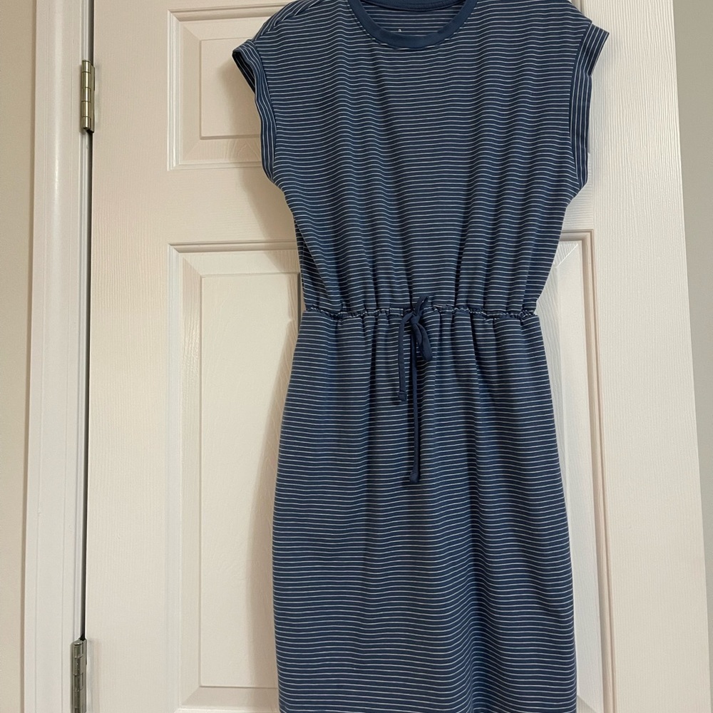 Women's Short Sleeve Extended Shoulder A-Line Dress